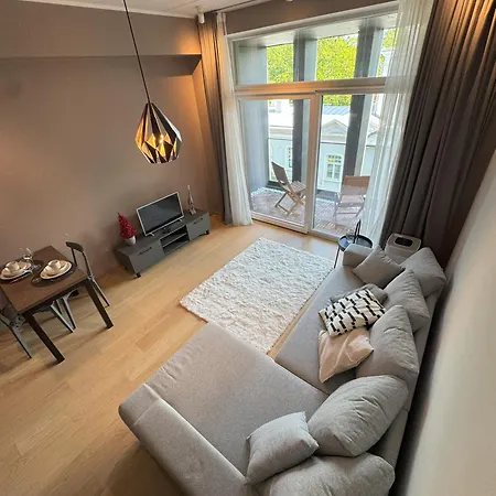 Riverside Retreat - Cozy In Pärnu